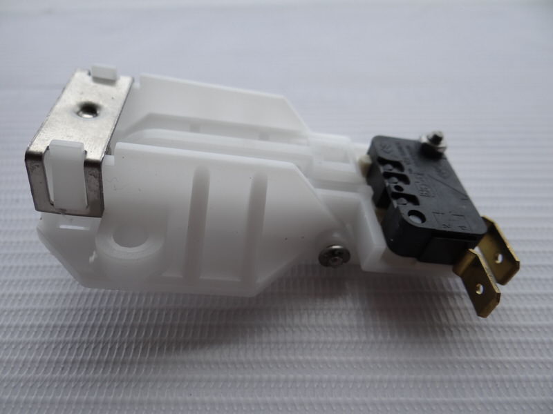 Защелка дверная с микропереключателем, шт