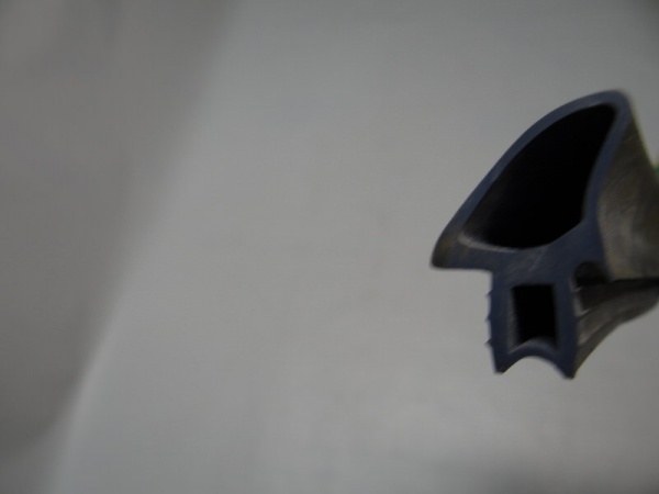 Рамка 689х1647 (из проф) №549-R 26,1х9,5х30,5; тв.40+5 ШорА, цвет светло-серый ШРТ-16