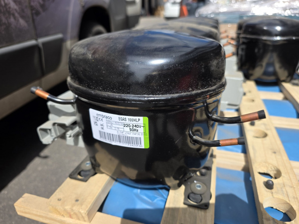 Компрессор Embraco EGAS 100HLP 242Вт R134a, LBP
