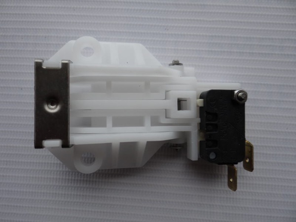 Защелка дверная с микропереключателем, шт